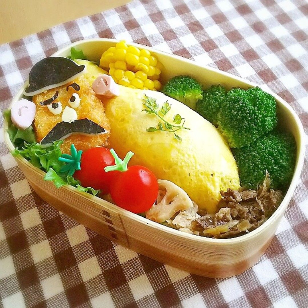 オムライスと ポテトヘッドさんのリメイクコロッケ弁当 お弁当パーク みんなで作るお弁当レシピサイト